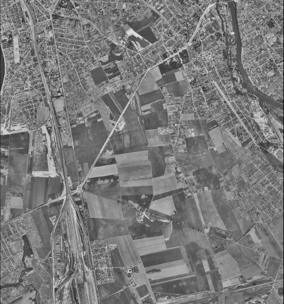 PHOTOGRAPHIE AÉRIENNE DES ANNÉES 50 ©Données cartographiques © IGN 